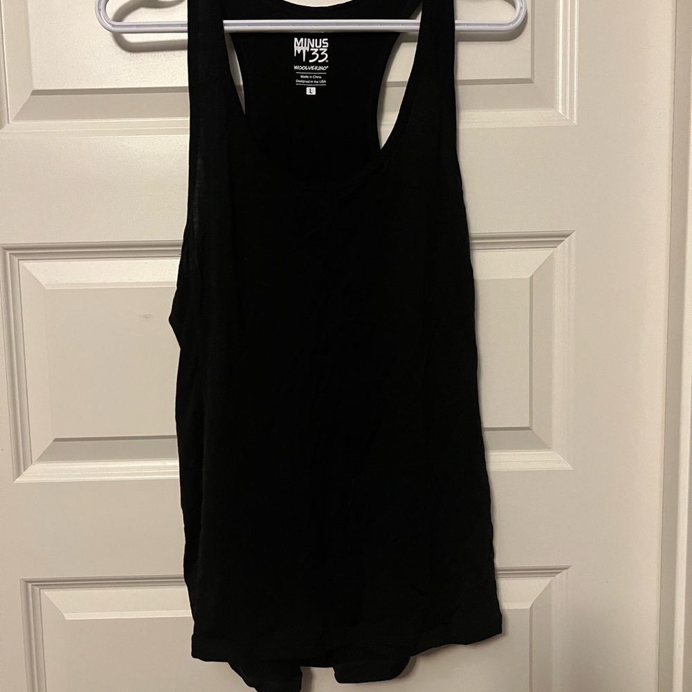 Minus33 MICRO­WEIGHT
WOMEN'S RACERBACK TANK TOP
WOOLVERINO Black L